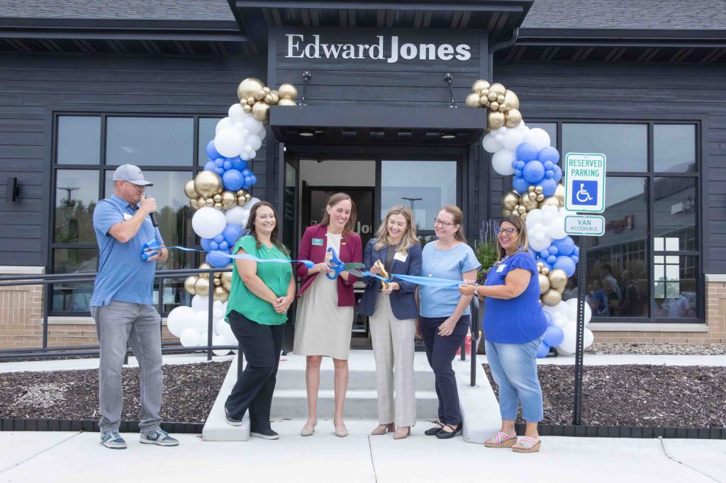 Edward Jones Advisors Celebrate New Bennington Office With Joint Chamber Ribbon&nbsp;Cutting